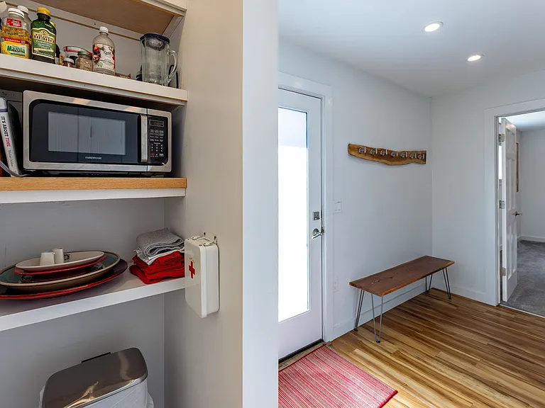 3411 Beaver Meadow Rd — Photo 6