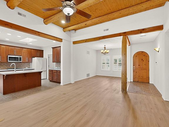 5th image of 910 Mountain Phlox Way
