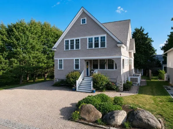 91 Twin Peninsula Ave, South Kingstown, RI 02879