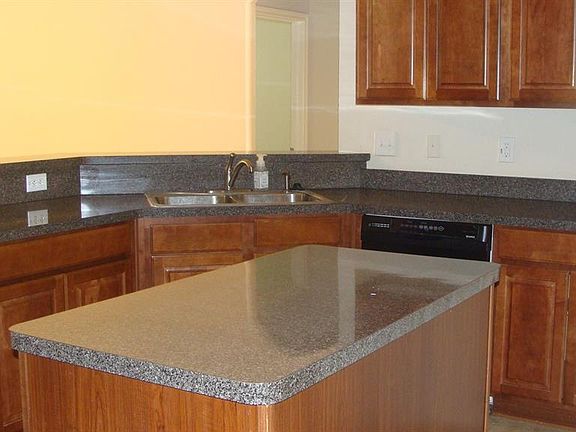 5th image of 904 Joshua Dr