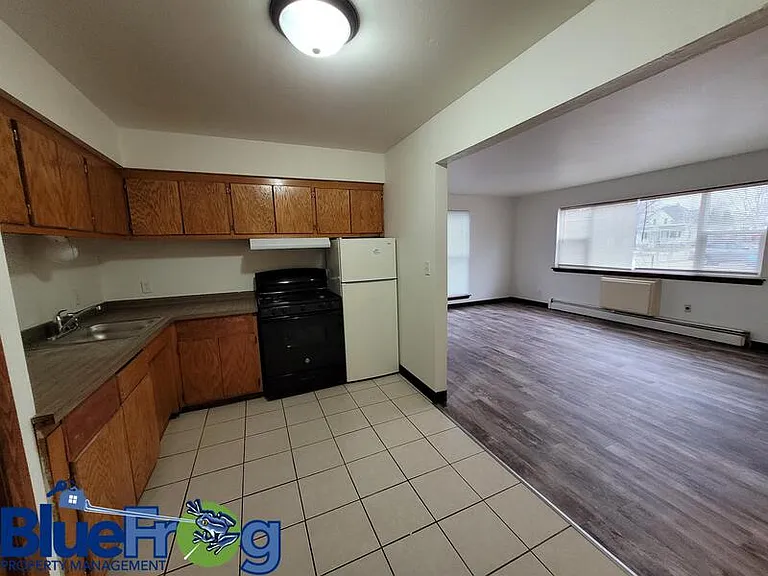 210 N Summit St #2 — Photo 2