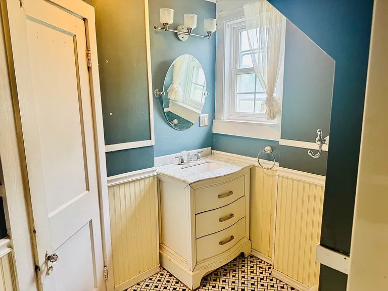 48 Thomaston St — Photo 12