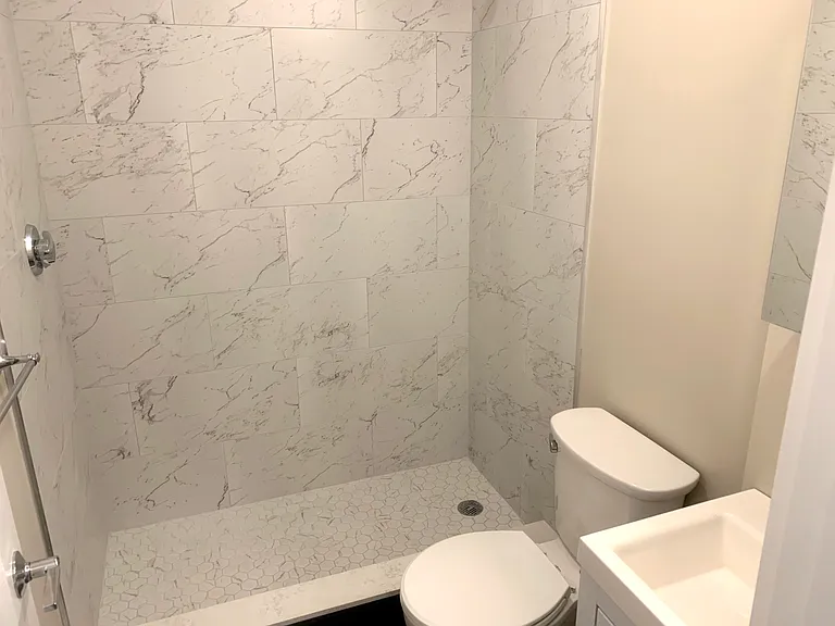 Waldorf Lofts — Photo 26