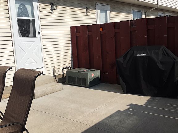 4th image of 7405 Yorktown Ct Unit E