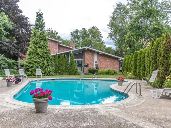 54 Mill Hill Road #54, Fairfield, CT 06890