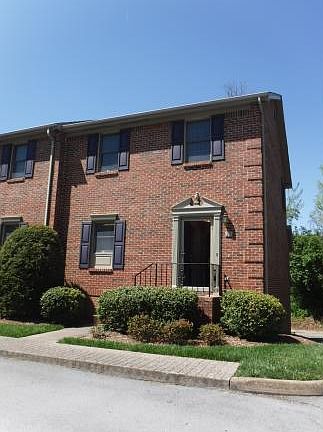 2nd image of 38 Oak Leaf Cir #0