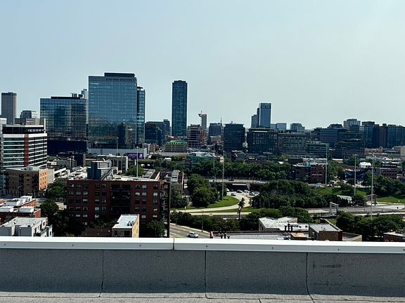 5th image of 600 N Green St #709
