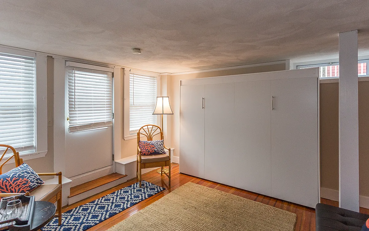 Studio, 700 sqft, $1,600 — Photo 4