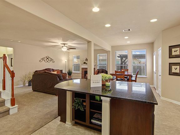 5th image of 1523 Brook Hollow Dr