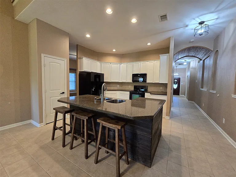 215 Danna St — Photo 11