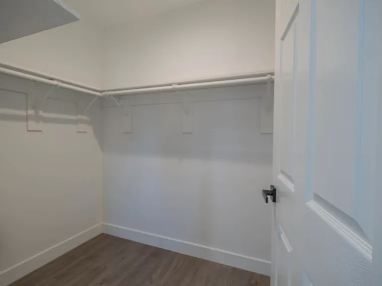 18253 Vanowen St — Photo 7