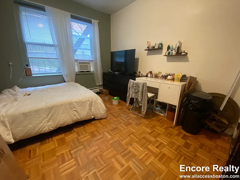 17 Grove St #4 — Photo 6