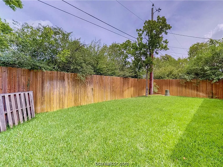 111 Southland St — Photo 37
