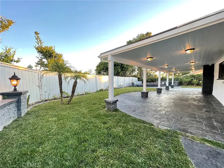 6326 Villa Rosa Dr — Photo 10