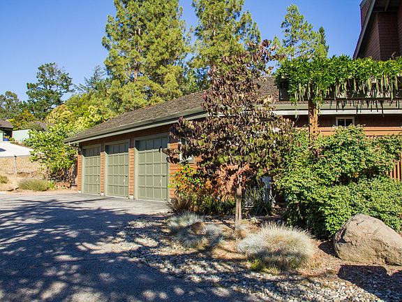 3 Car Garage