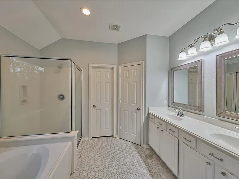 87 Benedict Canyon Loop — Photo 32