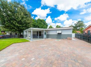 365 NE 161st St, Miami, FL 33162