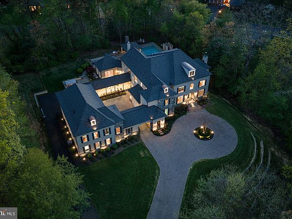 4th image of 9111 Dara Ln
