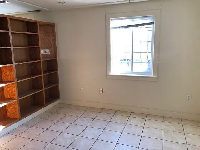 Spectacular 1 Bedroom Casita Near UNM - in Gorgeous, Private Compound — Photo 13