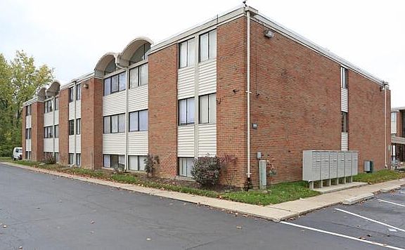 4th image of 879 E Dublin Granville Rd #A-1