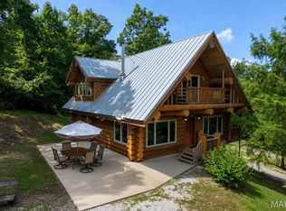 1042 Lakeview Dr, Perryville, MO 63775