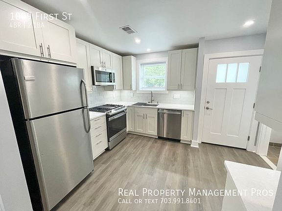 4th image of 1009 1st St
