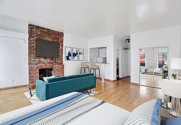 3rd image of 465 W 49th St #4A