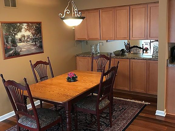 4th image of 1726 Landcaster Ct