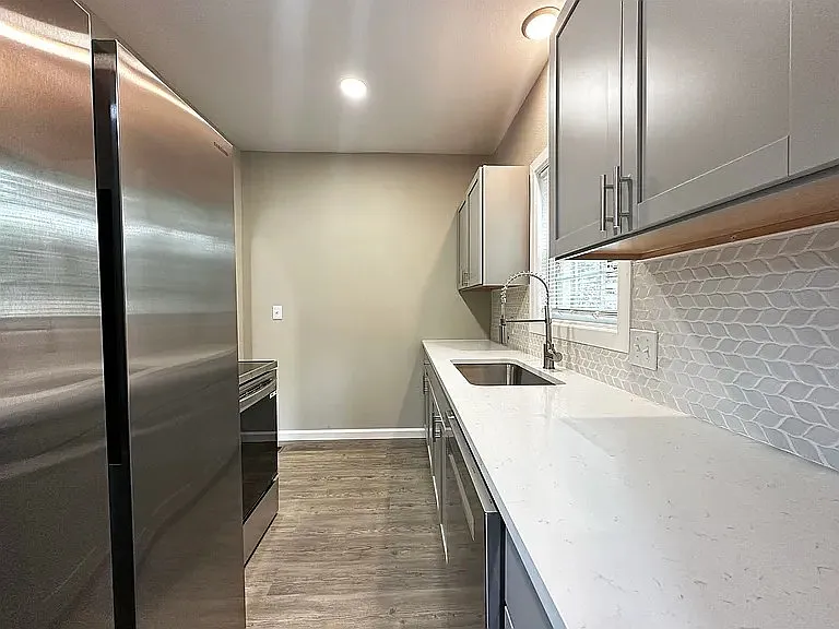 323 S Rutan Ave #323 — Photo 4