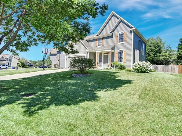 15664 S Widmer St, Olathe, KS 66062