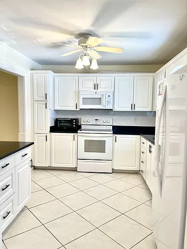 105 Oxford Ct #105-500 Photo 1