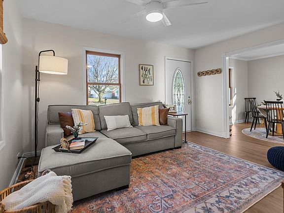 3rd image of 405 1st STREET