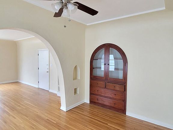 5th image of 1351 W 9th St #10538227