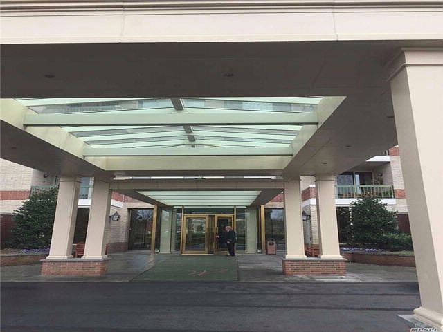1st image of 100 Hilton Ave