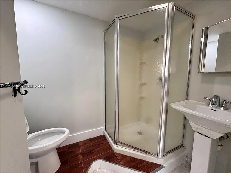 1801 NE 50th St — Photo 10