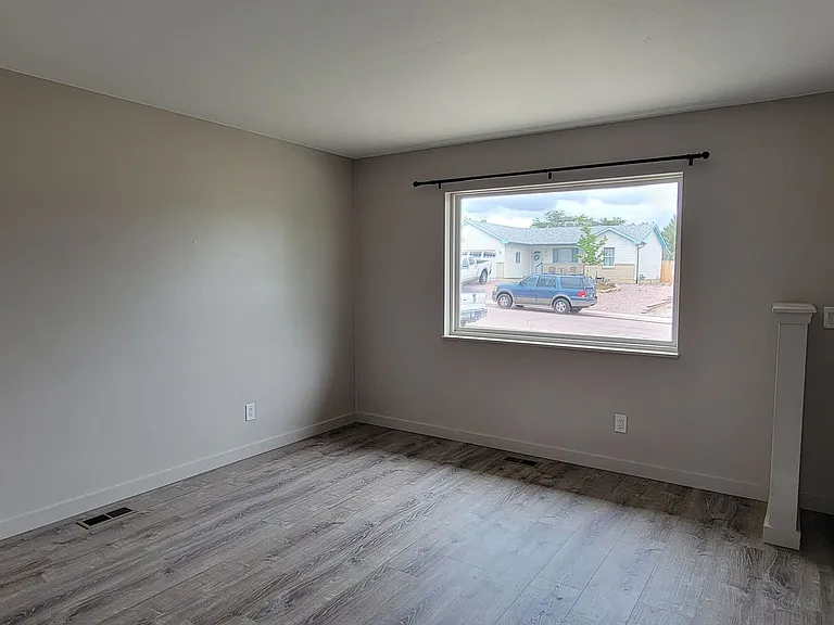 608 Harding Ave — Photo 4