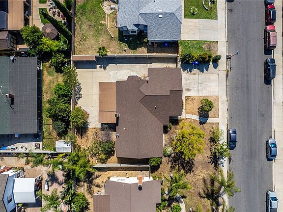 5th image of 1028 W Woodcrest St