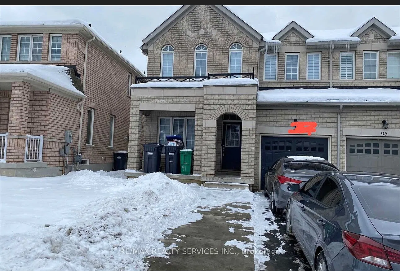 4 bed, $3,200 — Photo 1