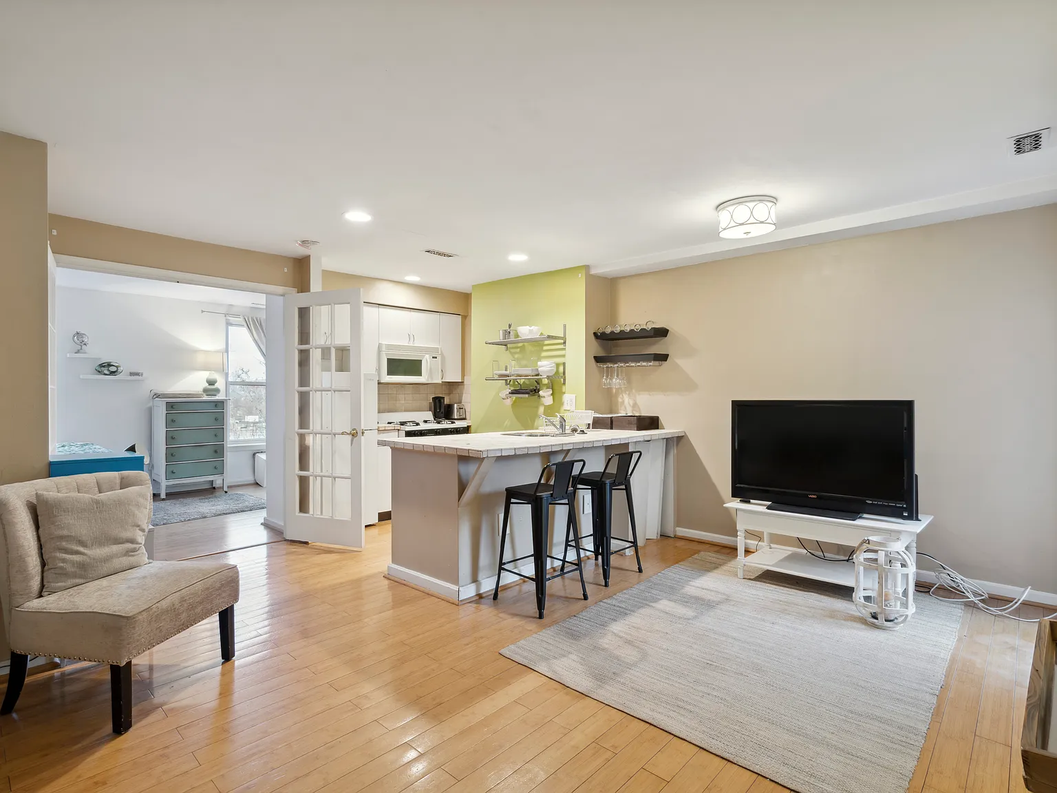 1 bed, 600 sqft, $1,975 — Photo 2