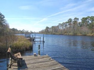 8438 Rynes Cir, Navarre, FL 32566