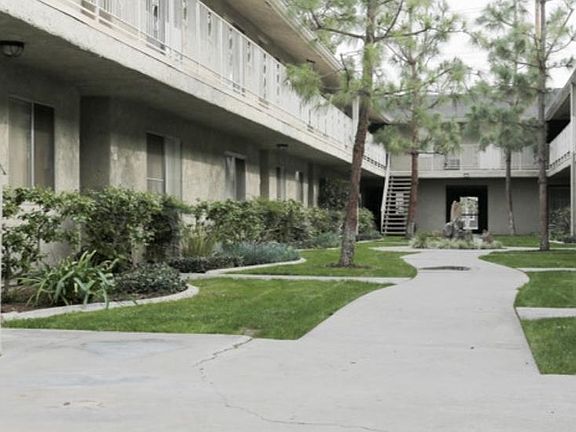 4th image of 12025 Pioneer Blvd APT 9