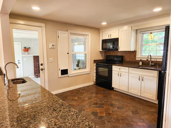 10 Terry Street, Nashua, NH 03064