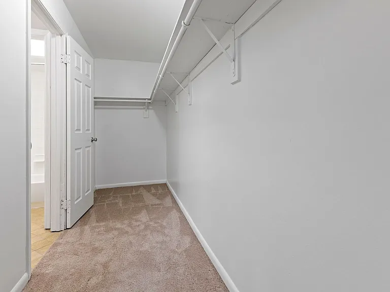 The Lenox Apartment Homes — Photo 63