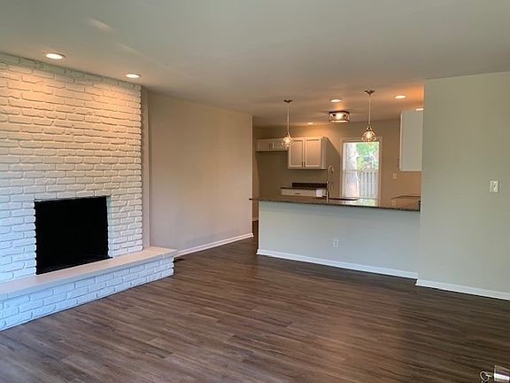 8214CrousoreLivingRoom_05132021