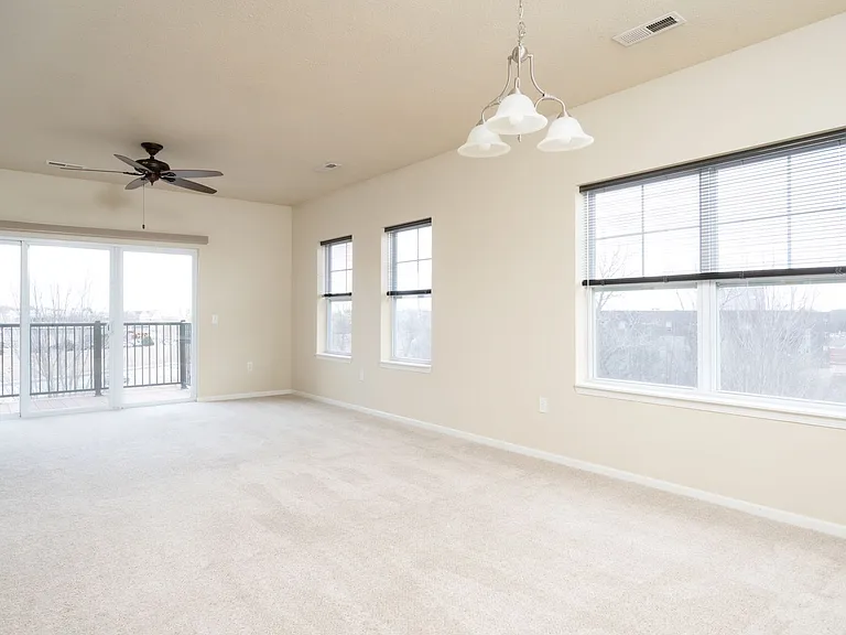 Highland Shores Apartments — Photo 29