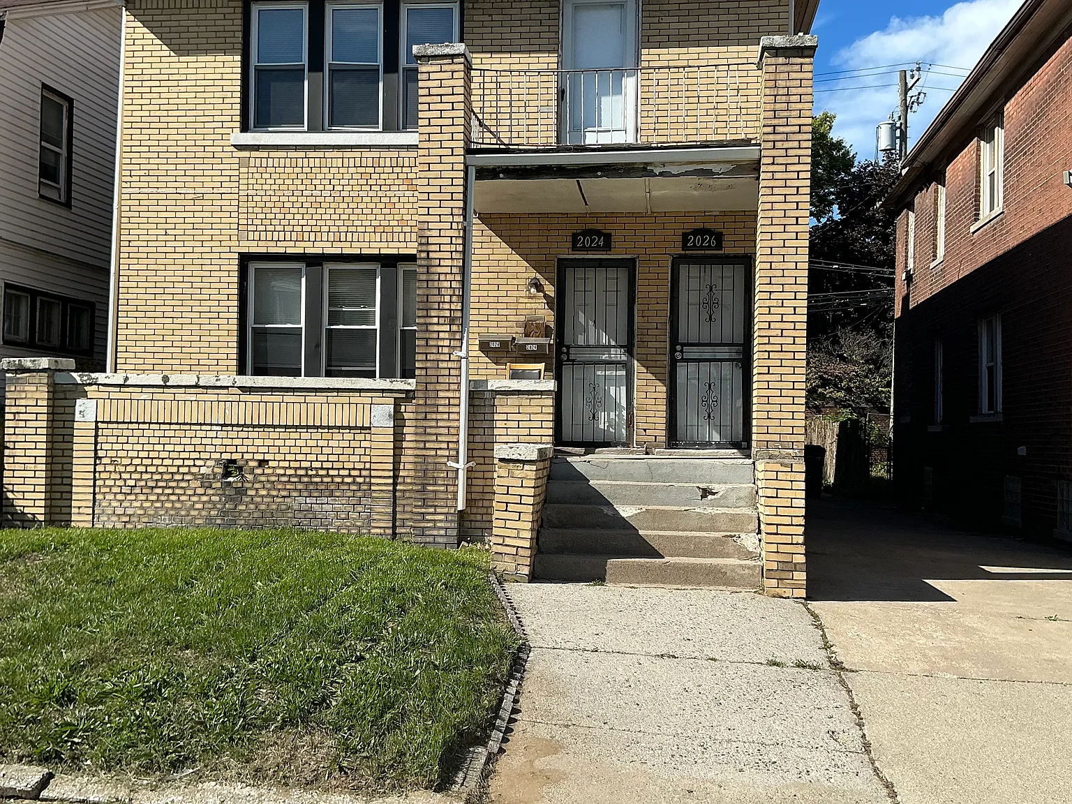 2 bed, 1000 sqft, $1,000 — Photo 1