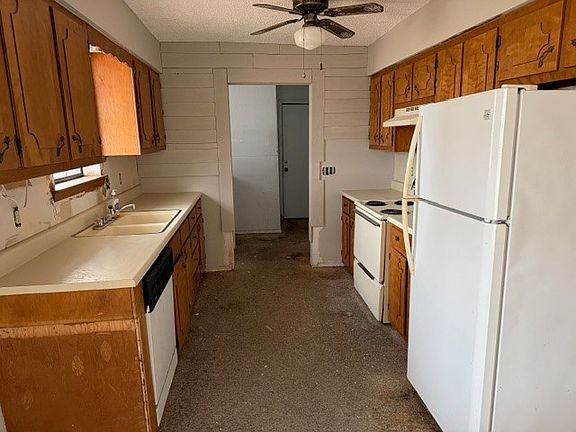 4th image of 683 Farm Road 2820