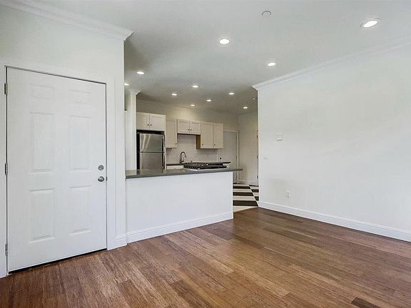 3rd image of 1962 Yajome St #A