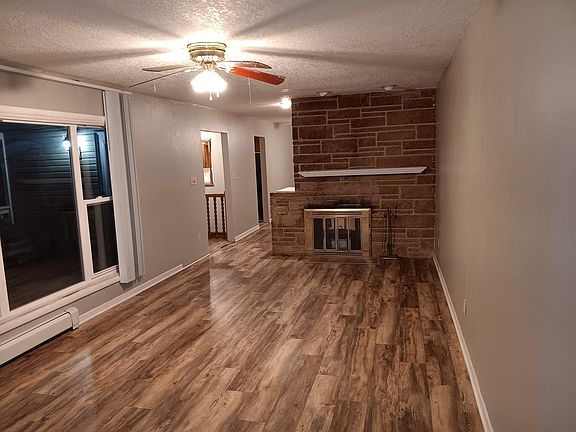 3rd image of 1604 Parkside Ct