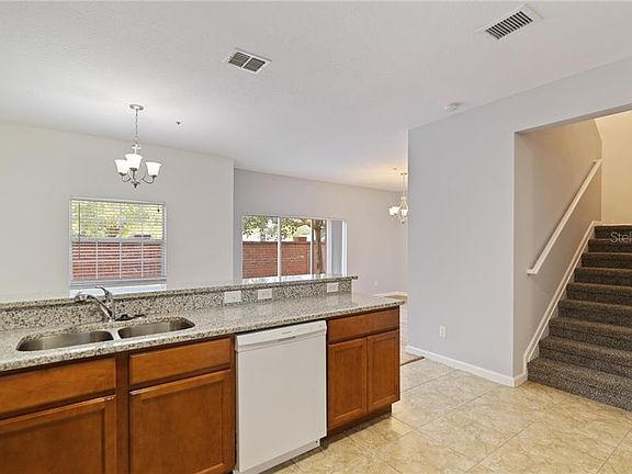 5th image of 527 Westpoint Garden Cir